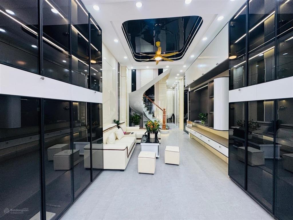 Hoa hậu hẻm xe hơi 5m ngay 3 tháng 2  5 tầng btct  40m² tiện vừa ở vừa kinh doanh nhỏ