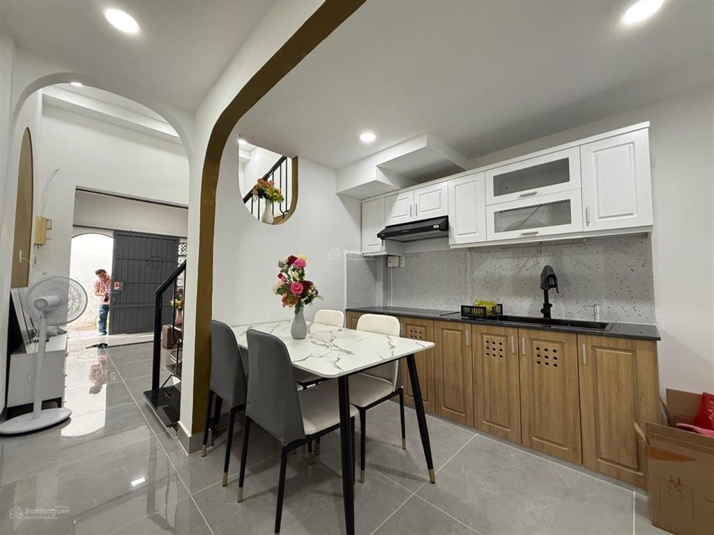 Cơ hội hiếm để sỡ hữu nhà hxh tránh nguyễn đình chiểu  khu kinh doanh sầm uất ngày đêm
