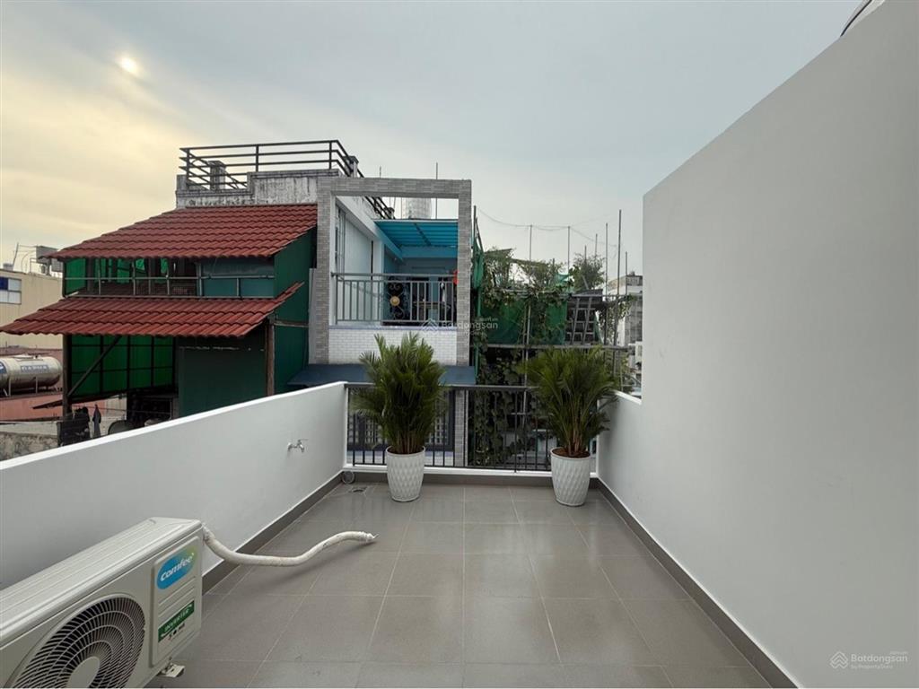 3 phòng ngủ xinh xắn ngay sư vạn hạnh  1 trệt 3 lầu đúc thật  35m2 chuẩn
