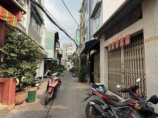 Hoa hậu huỳnh văn bánh  hẻm xe hơi  65m2  2 phòng ngủ  dân trí cao an ninh