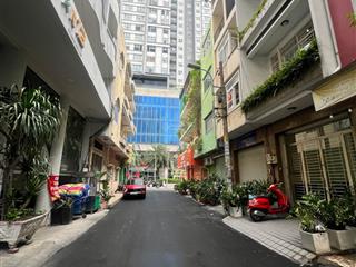 Hàng đầu tư huỳnh văn bánh  hẻm 6m xe hơi ngủ nhà  35m2 công nhận đủ  4 tầng 4 phòng ngủ