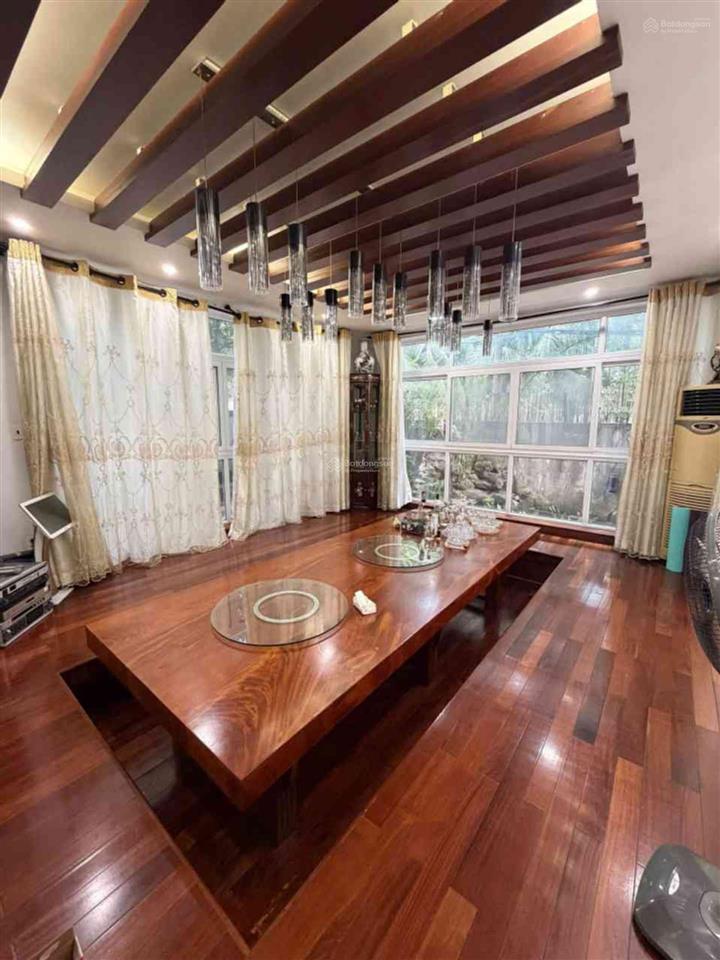 Biệt phủ kế bên công viên cây xanh của quân đội  274m2 (12.75x19 nở hậu)  5 tầng  hẻm xe hơi