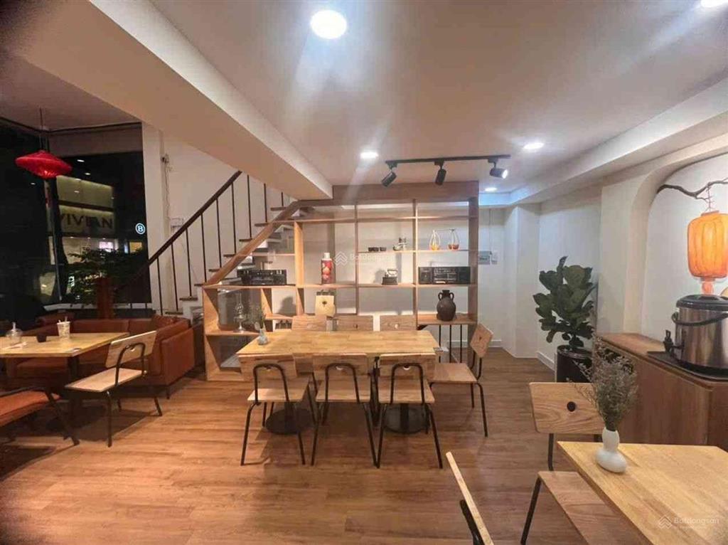 Vị trí siêu sang trọng mặt tiền 3 tháng 2 ngay chung cư hà đô  40m2  3 tầng  cho thuê 45 triệu