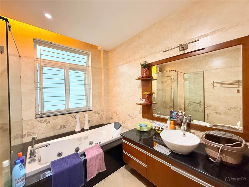 Biệt phủ sang trọng hiện đại nguyễn thông  432m2(15x35)  1 trệt 3 lầu  hẻm 7m