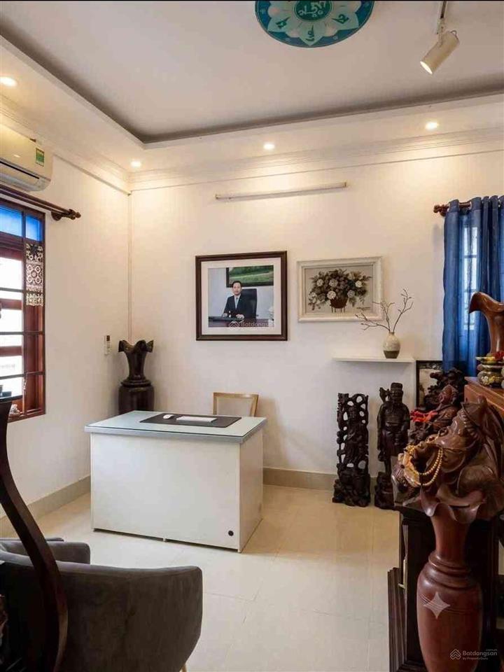 Villa hàng hiếm giá tốt trung tâm sg  405m2 vuông vức  5 tầng  đang cho thuê 140 triệu