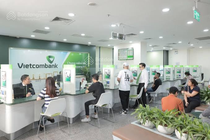 Vietcombank đang thuê 165 triệu dài hạn  mặt tiền lê văn sỹ  180m2 (5.2x38)  4 tầng
