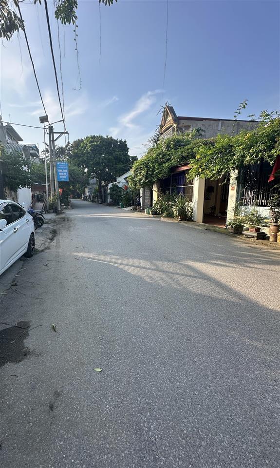 Bán đất tặng nhà, vị trí 3 mặt tiền, giá tốt
