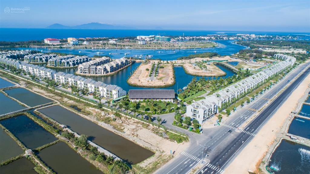 Cần bán nhanh căn biệt thự giá tốt nhất dự án casamia 250m2 view sông đẹp n 0938 092 *** ms vân anh