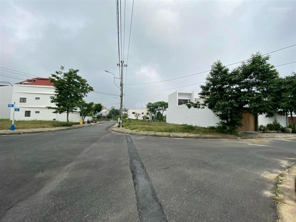 Chỉ 1 lô hiếm có khu villa bà bình bến trễ chỉ 175m2 giá 3.8 tỷ ngang 10m.  0938 092 ***