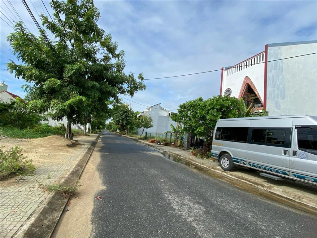 Chỉ 1 lô hiếm có khu villa bà bình bến trễ chỉ 175m2 giá 3.8 tỷ ngang 10m.  0938 092 ***