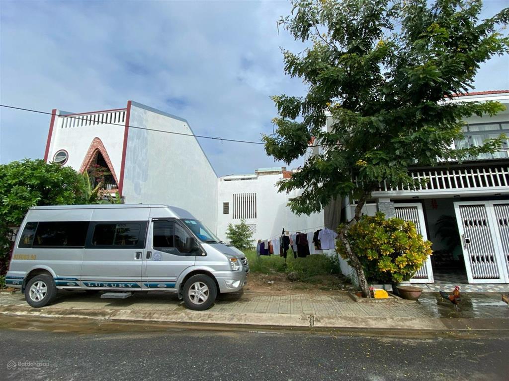 Chỉ 1 lô hiếm có khu villa bà bình bến trễ chỉ 175m2 giá 3.8 tỷ ngang 10m.  0938 092 ***