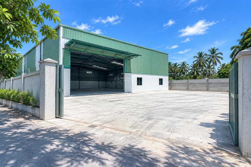 Cho thuê nhà kho 500m² kèm 250m² bãi xi măng  giá chỉ 26 triệu/tháng