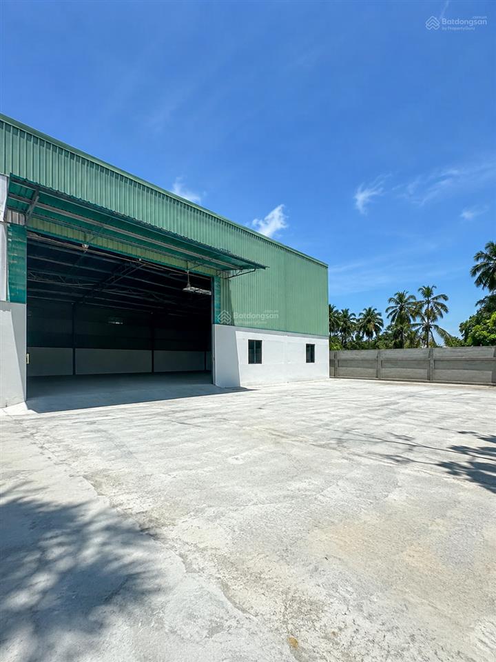 Cho thuê nhà kho 500m² kèm 250m² bãi xi măng  giá chỉ 26 triệu/tháng
