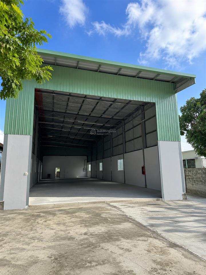 Cho thuê nhà kho 480m2 gần bến xe, sẵn điện 3 pha, giá 30 triệu