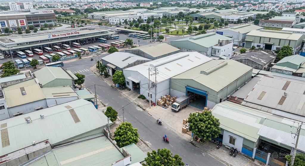 Cho thuê nhà xưởng 550m2 gần bến xe trung tâm, sẵn điện nước, giá chỉ 25 triệu