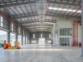 Cho thuê nhà kho 1800m2 trong kcn liên chiểu, sẵn pccc tự động, điện nước, giá chỉ 65k