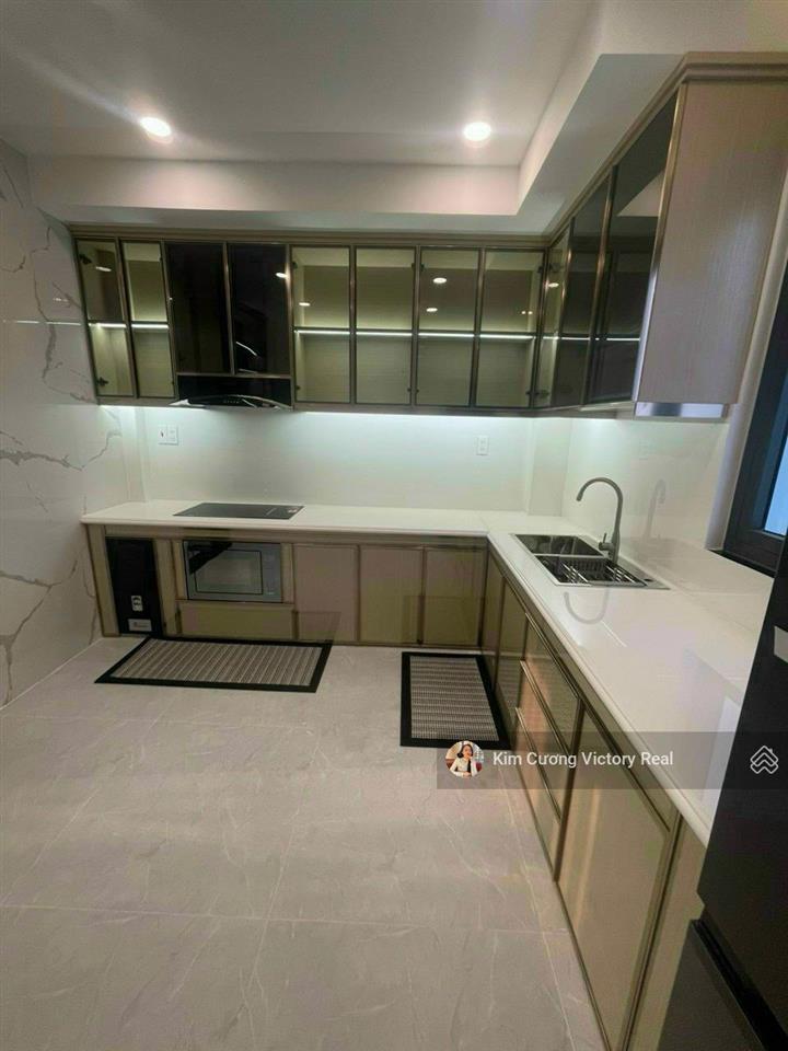Chỉ 4.7 tỷ tl  nhà rất xinh và chill ngay giữa lòng trung tâm cmt8  dt 31m2, 2 tầng mới ở ngay