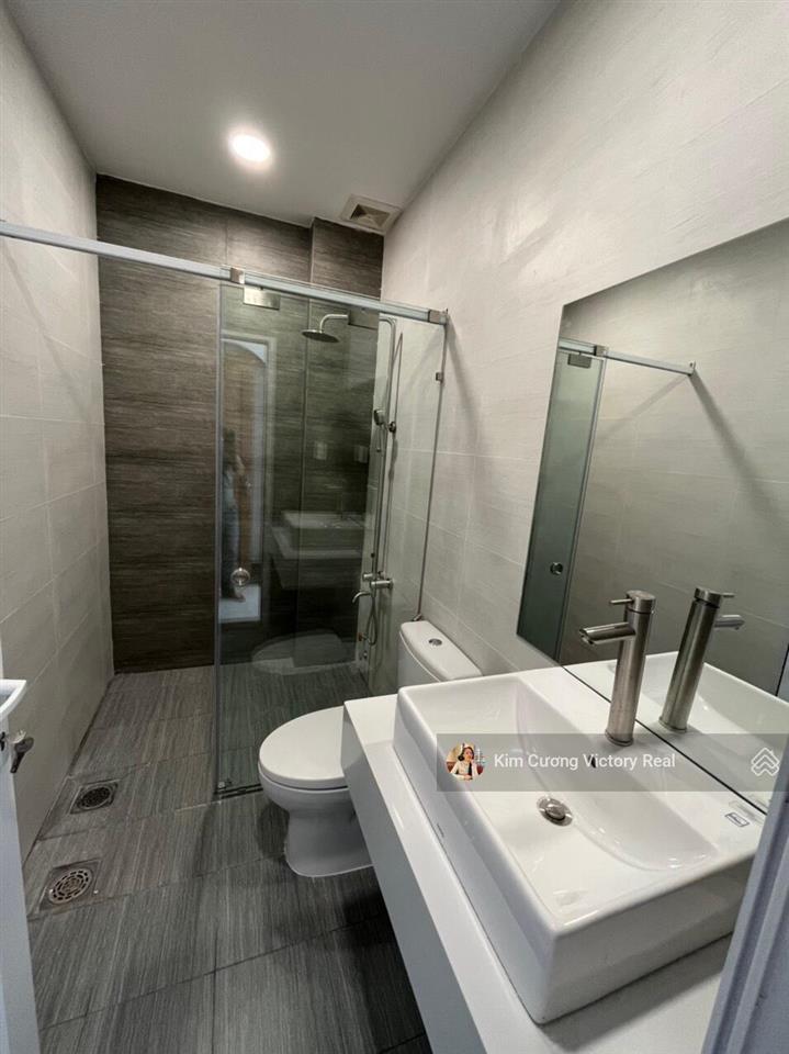 Bán nhà dt 71m2  4 tầng  đường bành văn trân thông cách mạng tháng tám  chỉ 7.8 tỷ tl