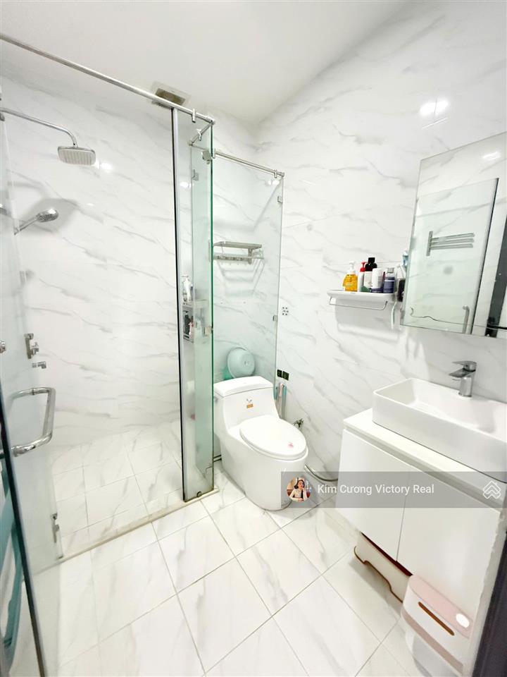 Mặt tiền đường bàu cát 7  vị trí đẹp  dt 72m2 [4x18]m, 3 lầu st mới đẹp 99%  tặng full nội thất