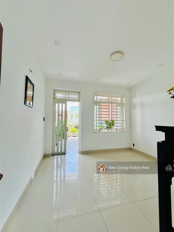 Mặt tiền đường bàu cát 7  vị trí đẹp  dt 72m2 [4x18]m, 3 lầu st mới đẹp 99%  tặng full nội thất