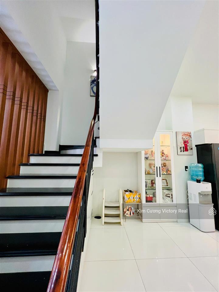 Mặt tiền đường bàu cát 7  vị trí đẹp  dt 72m2 [4x18]m, 3 lầu st mới đẹp 99%  tặng full nội thất