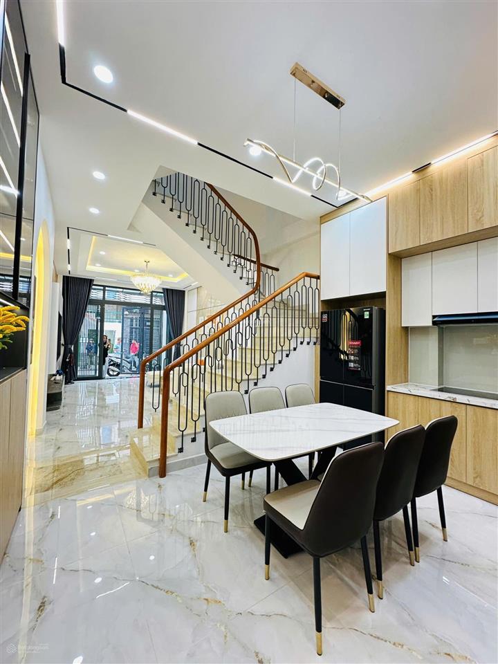 Bán nhà hẻm 80 ba vân  hxh 6m khu sang  dt 4x17m, 2 lầu st mới 100% full nội thất chỉ 11.5 tỷ tl