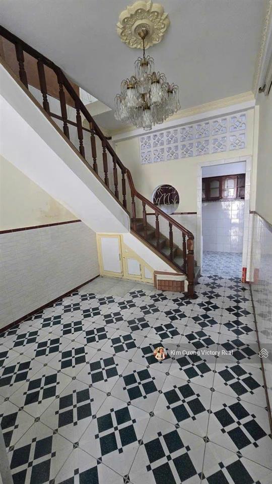 Bán nhà huỳnh văn bánh, phú nhuận có gpxd 5 lầu xe hơi đậu trước nhà giá 10,6 tỷ tl