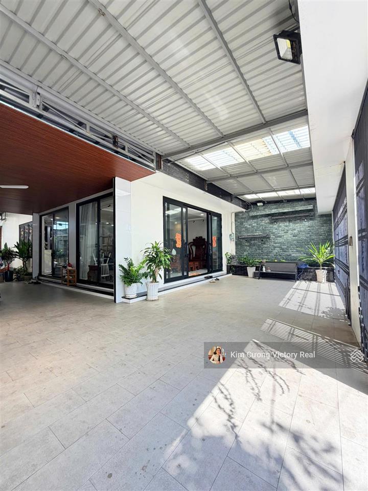 Bán biệt thự đẹp mặt tiền quốc lộ 50 trung tâm cần đước, long an