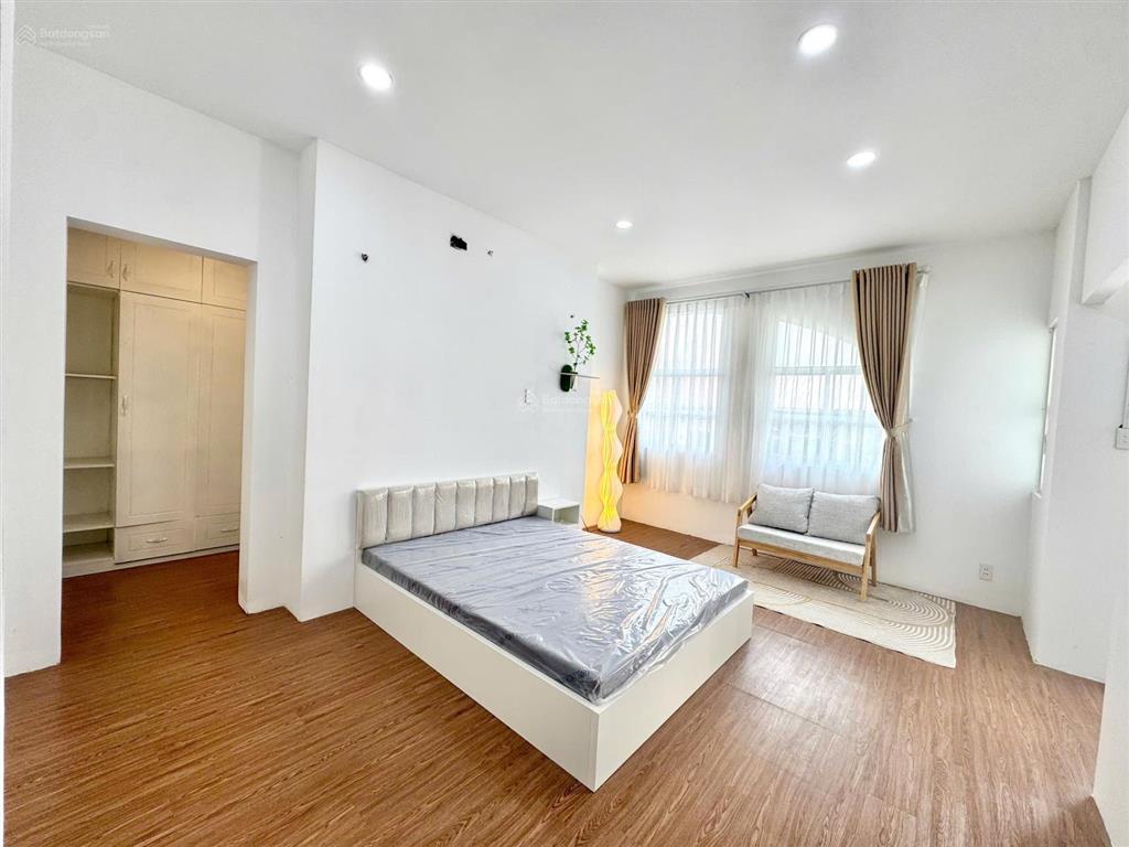Cho thuê căn hộ tách bếp có ban công thoáng mát yên tĩnh kế đại học y dược quận 5 chỉ 5 phút đu bộ