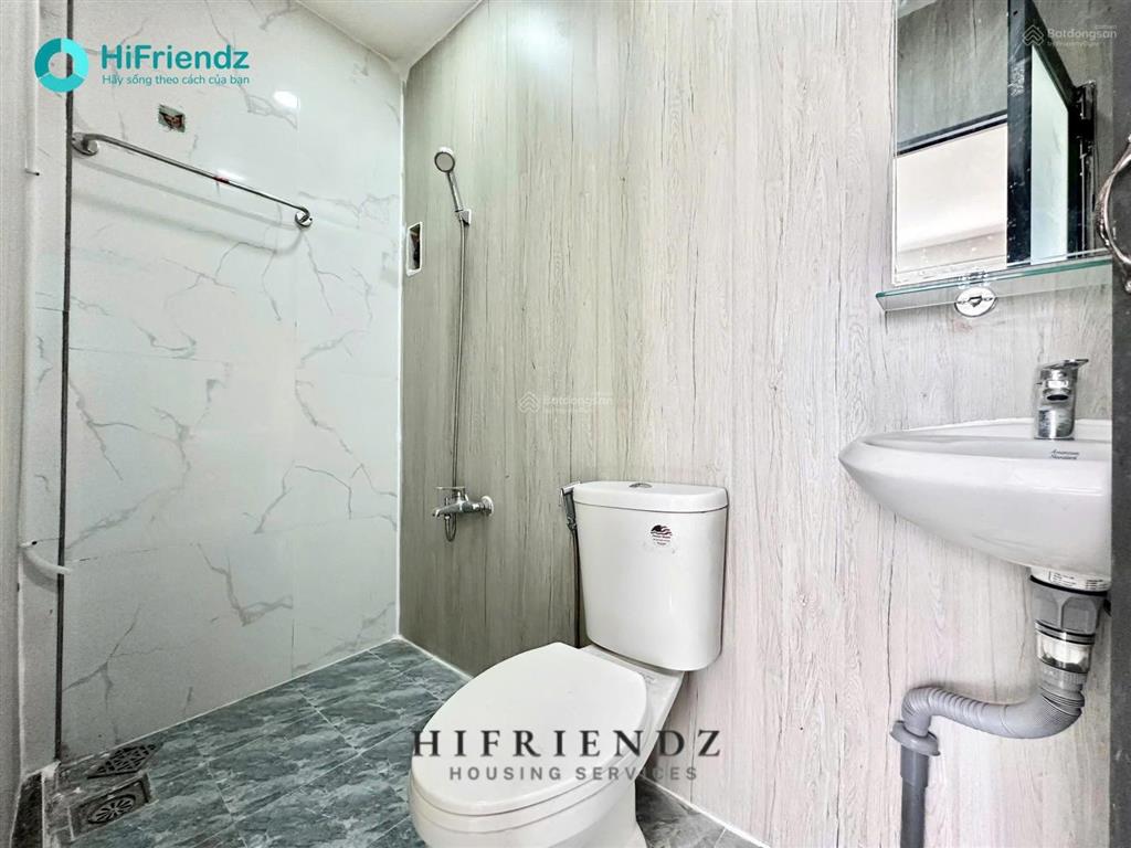 Nhà trọ sạch sẽ có cửa sổ trời thoáng  thang máy di chuyển  ngay chân cầu nguyễn tri phương