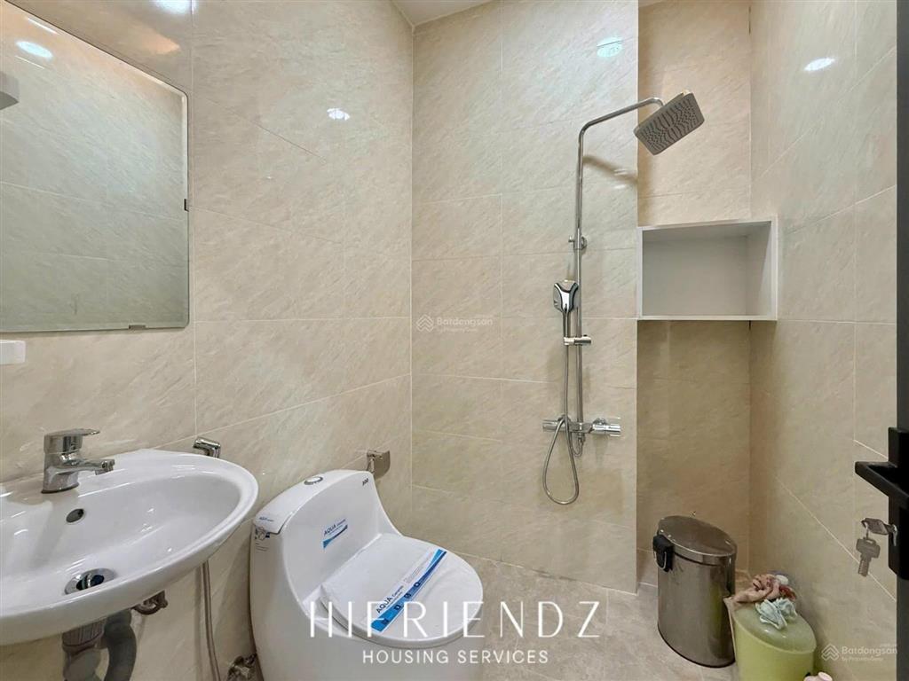 Căn hộ mới an ninh  sạch sẽ  đầy đủ nội thất có thang máy ở đường trần tuấn khải quận 5