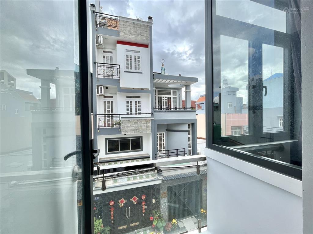 Căn hộ ban công thoáng mát 38m2 rộng rãi đầy đủ nội thất gần cầu chánh hưng, quận 8