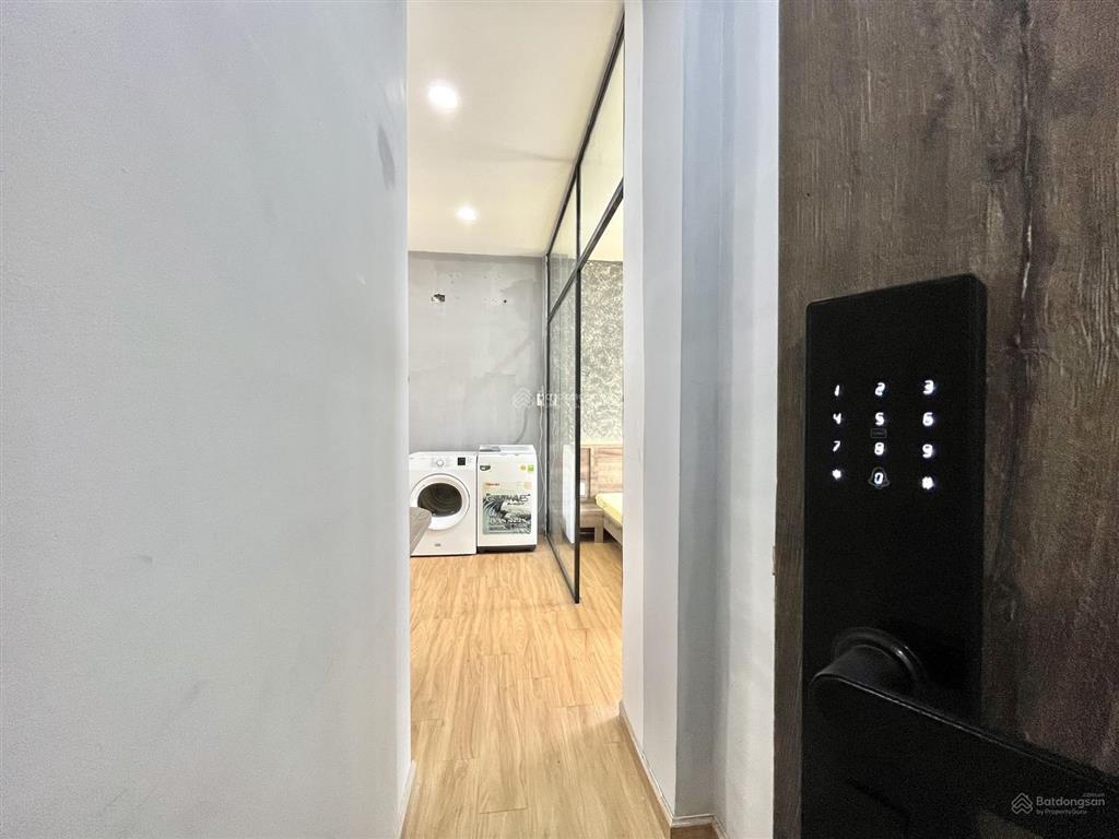 Căn hộ 40m2 tách bếp nội thất thiết kế hiện đại ngay mặt tiền lê hồng phong quận 5