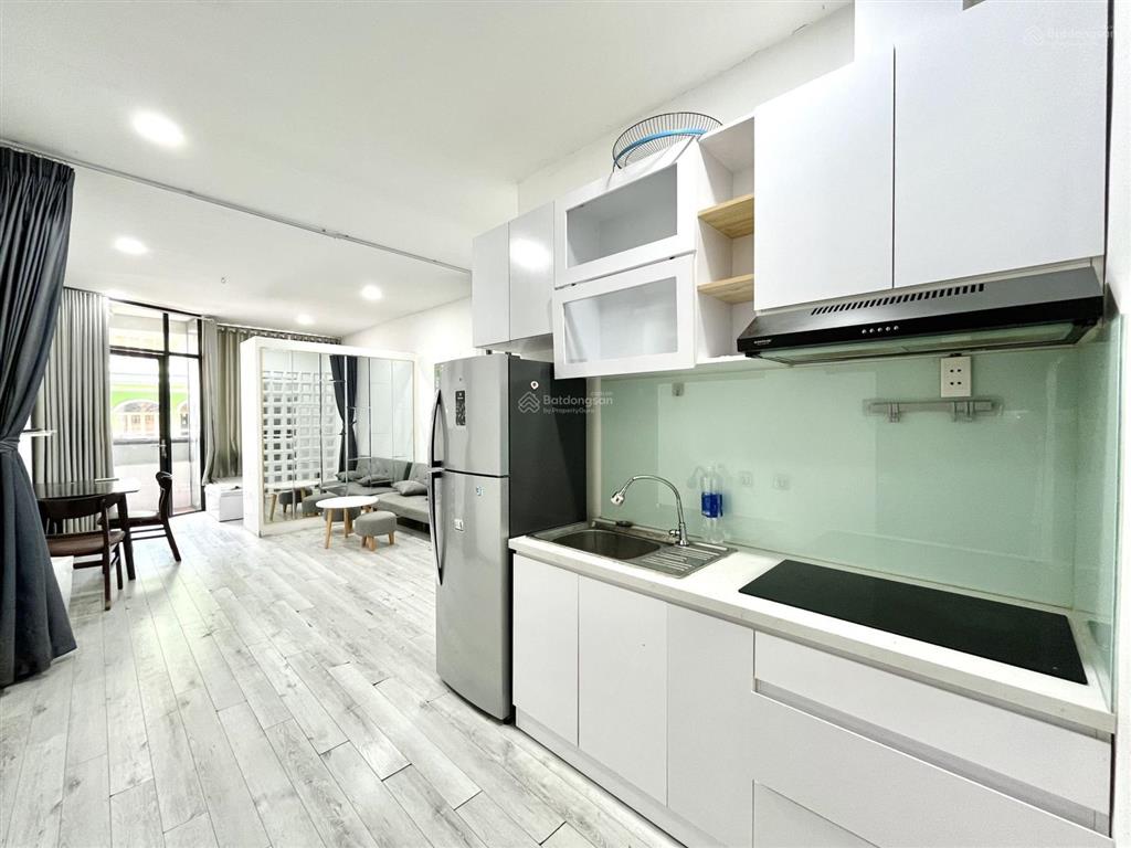 Căn hộ 40m2 có ban công  tách bếp thoáng  giờ giấc tự do mặt tiền nguyễn trãi, quận 5