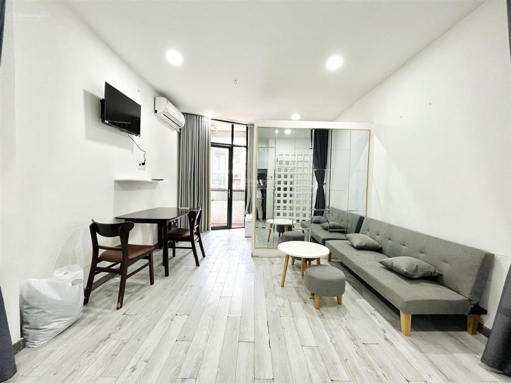 Căn hộ 40m2 có ban công  tách bếp thoáng  giờ giấc tự do mặt tiền nguyễn trãi, quận 5