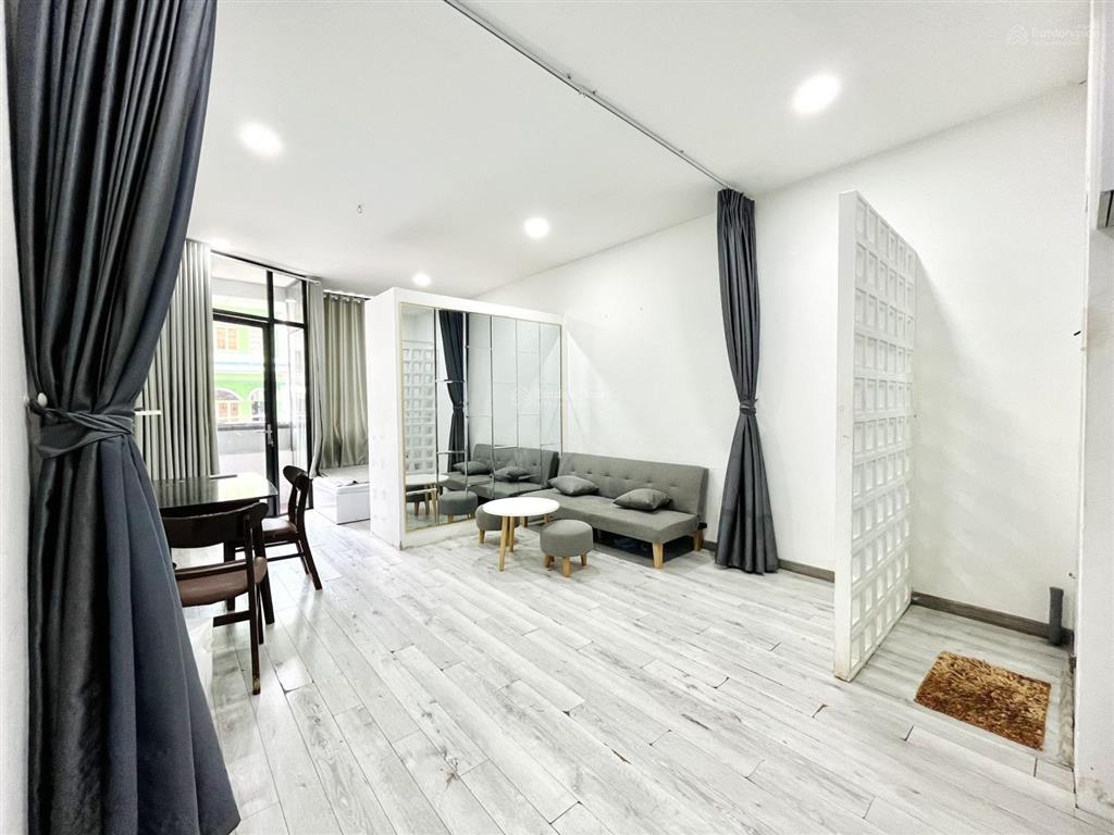 Căn hộ 40m2 có ban công  tách bếp thoáng  giờ giấc tự do mặt tiền nguyễn trãi, quận 5