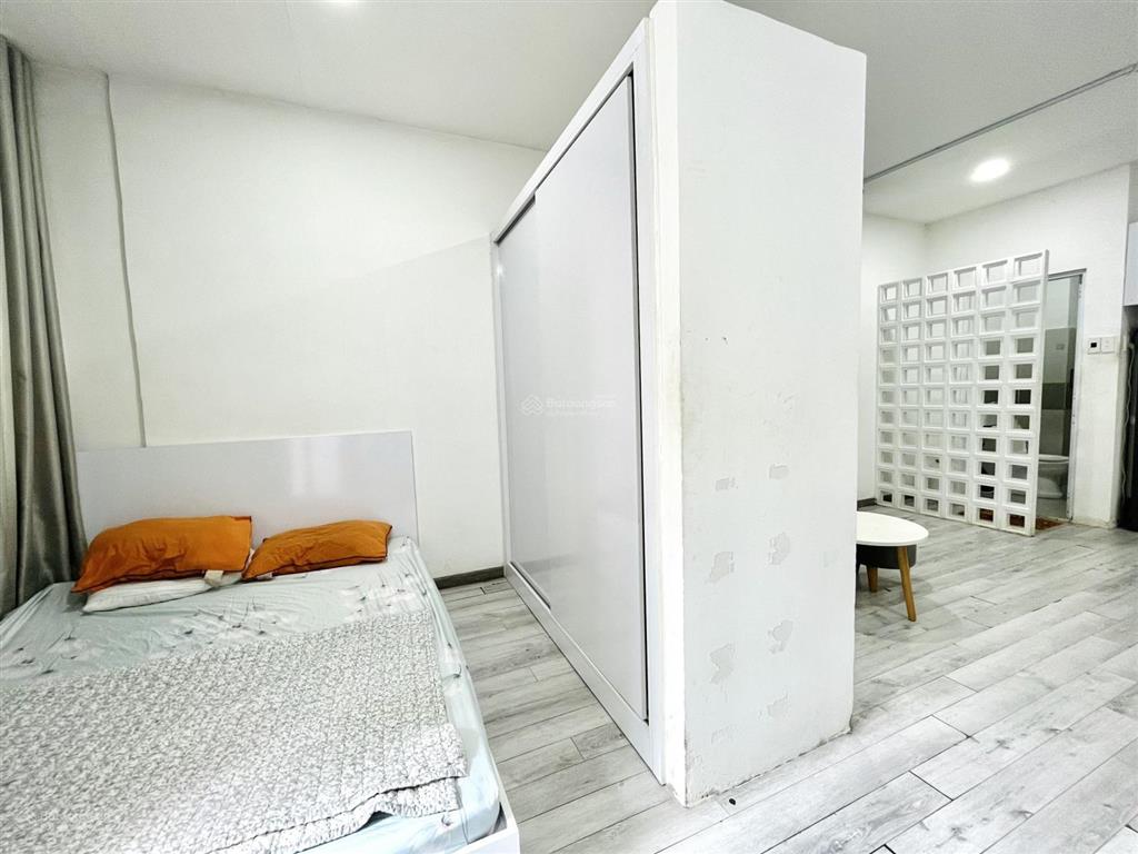 Căn hộ 40m2 có ban công  tách bếp thoáng  giờ giấc tự do mặt tiền nguyễn trãi, quận 5