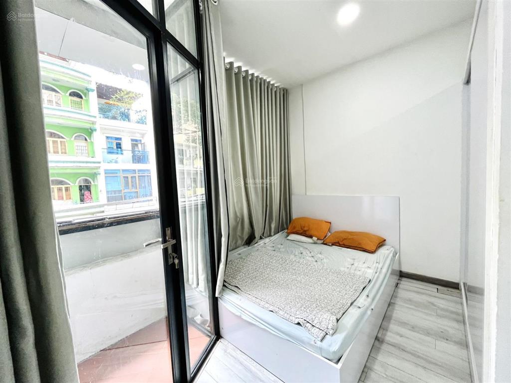 Căn hộ 40m2 có ban công  tách bếp thoáng  giờ giấc tự do mặt tiền nguyễn trãi, quận 5