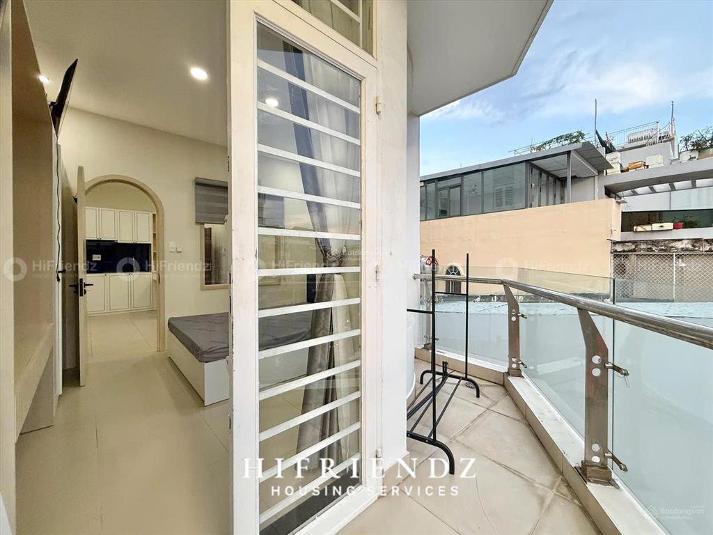 Căn hộ chung cư 1 phòng ngủ 50m2 có ban công view thoáng gần sát đại học y dược quận 5