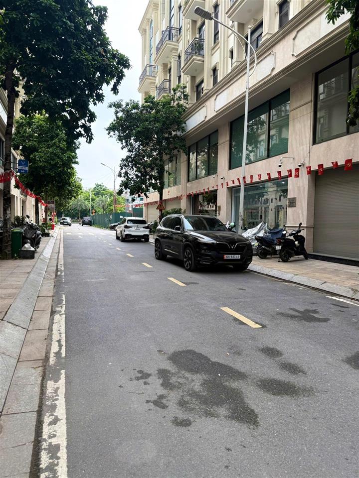 Cho thuê shophouse 91m2, giá siêu hời 20 triệu ở him lam vạn phúc, hà đông