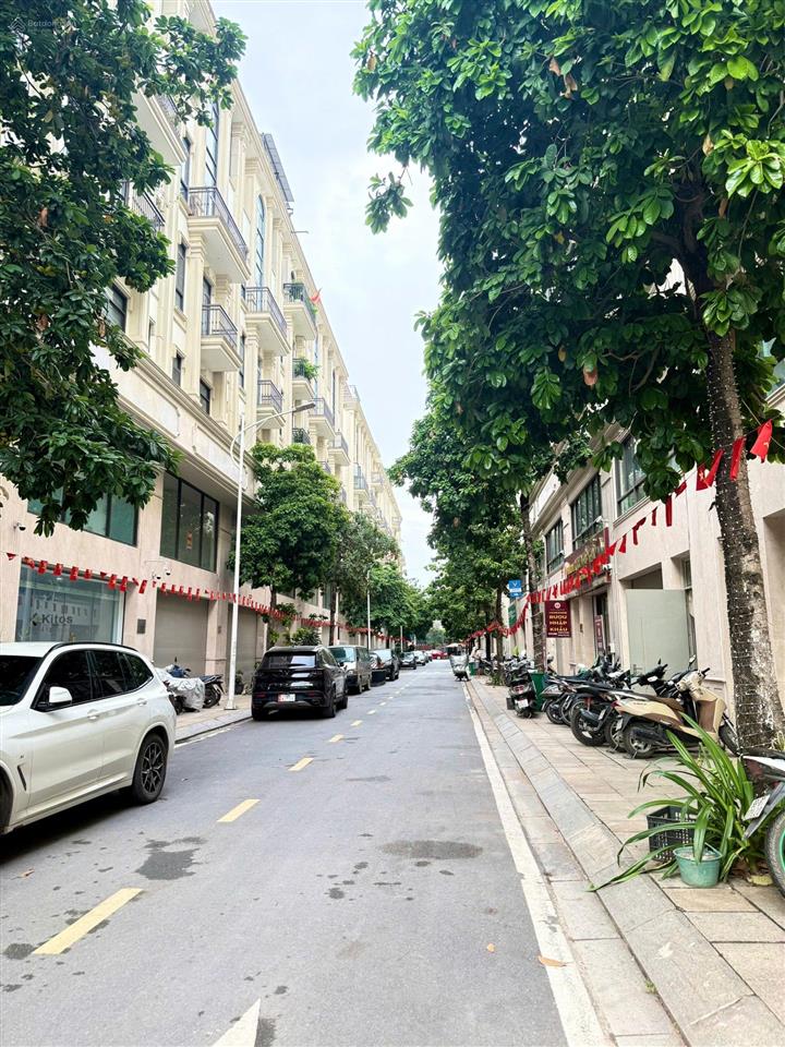 Cho thuê shophouse 91m2, giá siêu hời 20 triệu ở him lam vạn phúc, hà đông