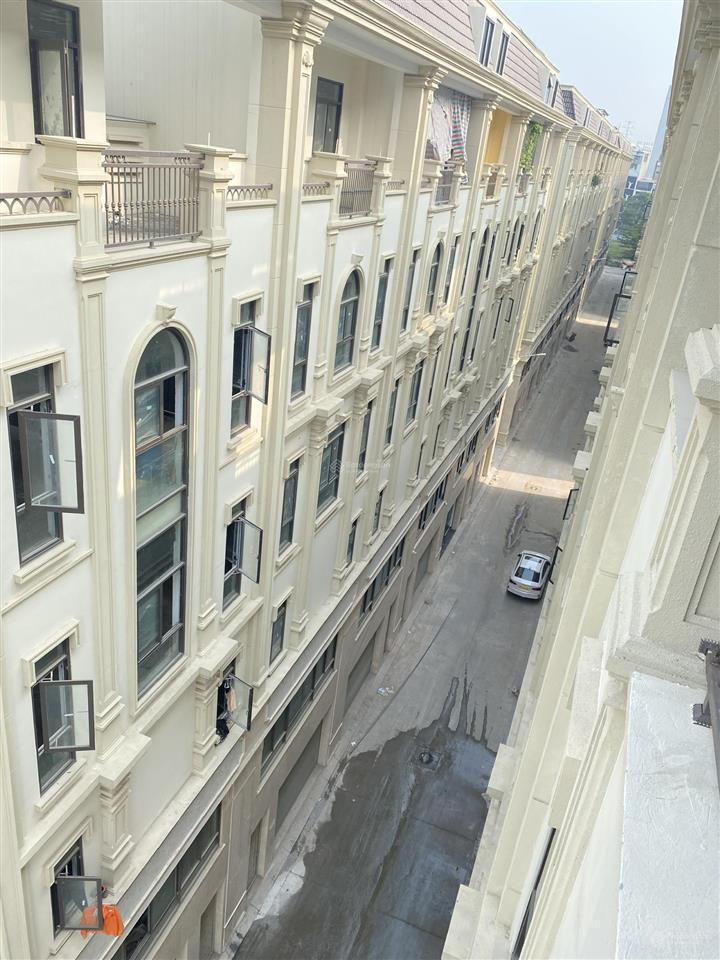 Cho thuê shophouse 2 mặt tiền  91m2 tại him lam vạn phúc, 60 triệu vnd