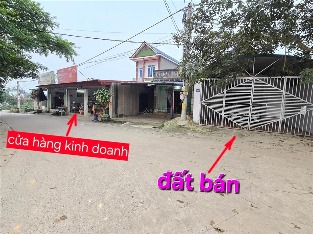 Bán 1 lô, tặng 1 lô + tặng nhà đẹp
trục kinh doanh, đường rộng. ô tô quay đầu trước đất.