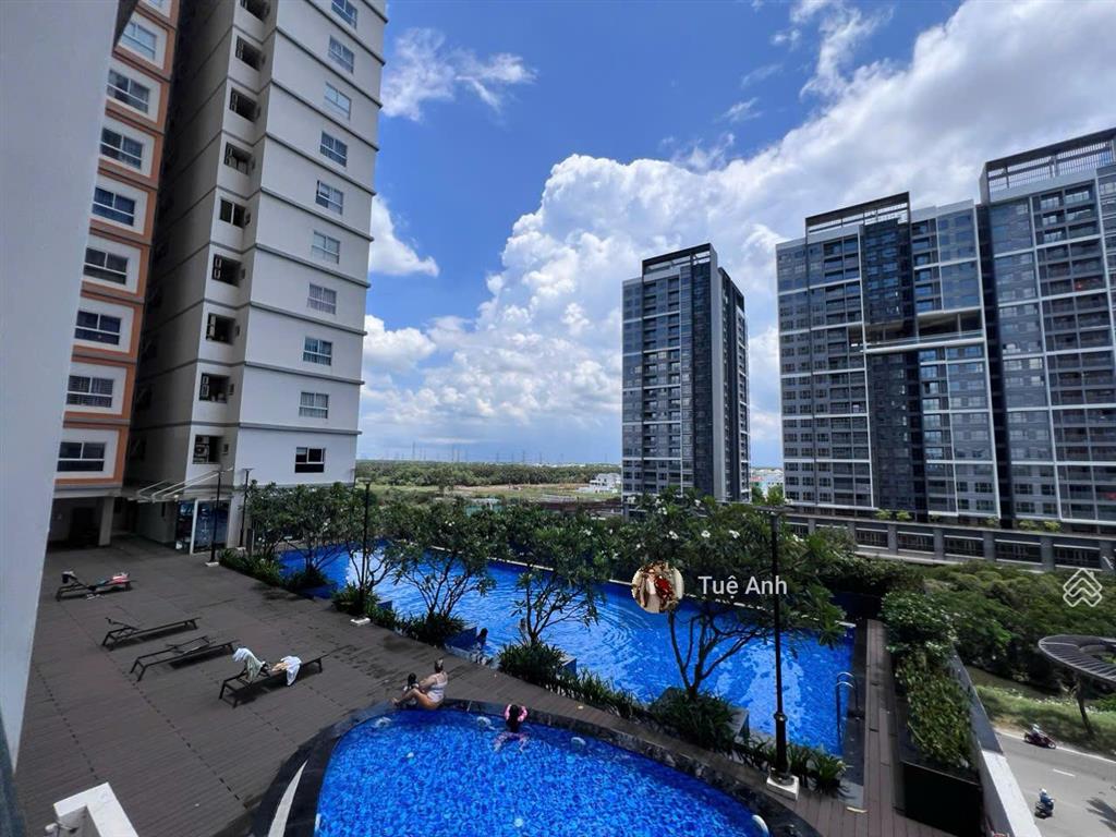 Chính chủ bán căn hộ dragon hill 2pn 2wc  4.5 tỷ 0904 133 ***