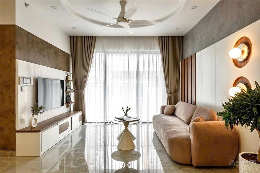 Cho thuê celesta rise 3pn full 25 triệu  0904 133 ***