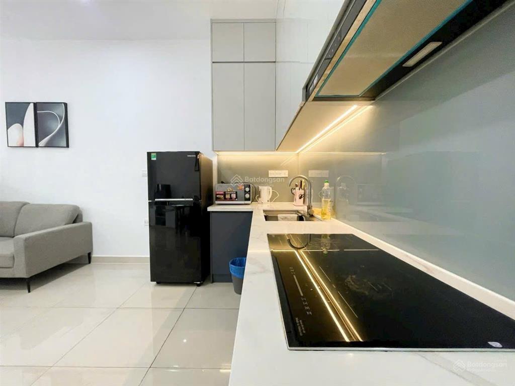 Sunrise city view 40m2 full 12 triệu  0904 133 ***