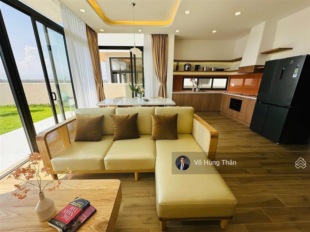 Chủ nhà cần bán lại căn biệt thự khu sân golf, nhà có sẵn, chỉ 5,85 tỷ bao thuế phí, gồm vat