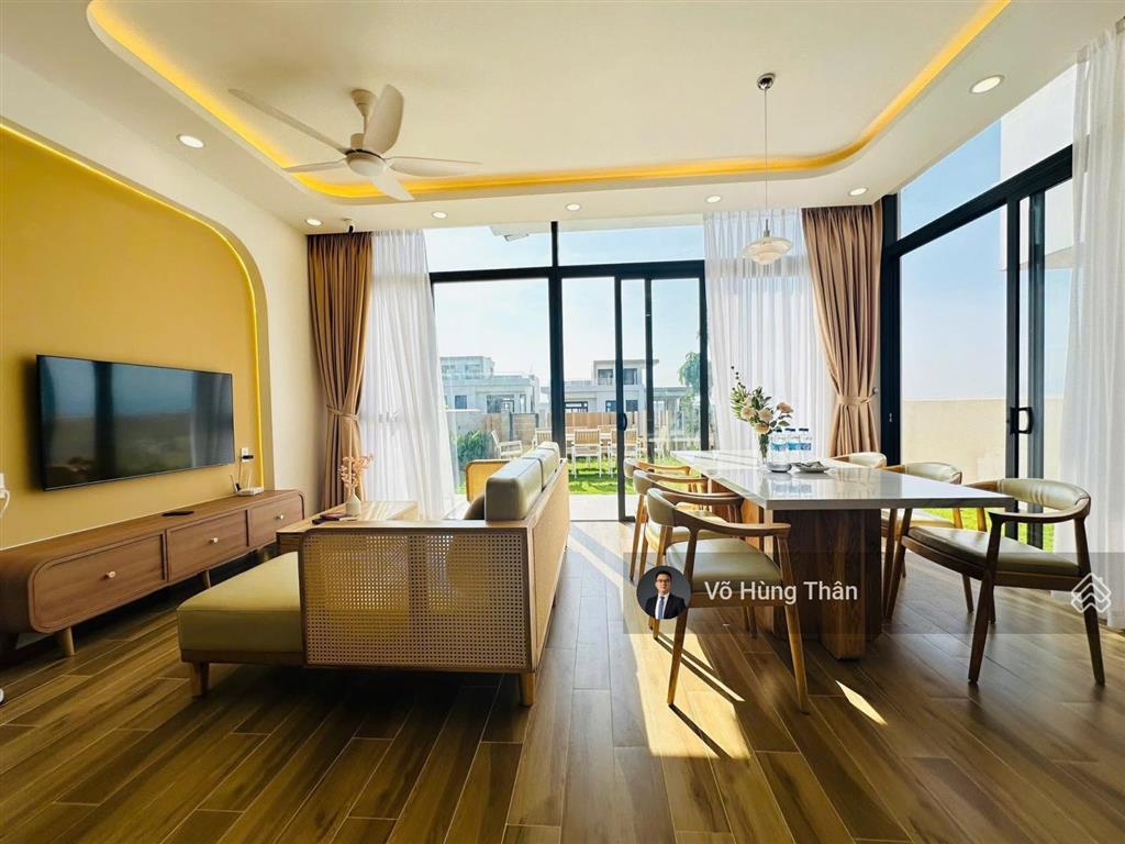 Chủ nhà cần bán lại căn biệt thự khu sân golf, nhà có sẵn, chỉ 5,85 tỷ bao thuế phí, gồm vat