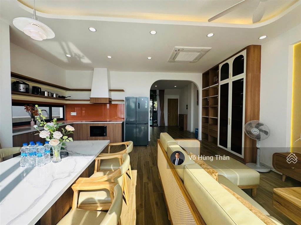 Chủ nhà cần bán lại căn biệt thự khu sân golf, nhà có sẵn, chỉ 5,85 tỷ bao thuế phí, gồm vat