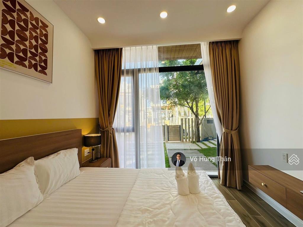 Chủ nhà cần bán lại căn biệt thự khu sân golf, nhà có sẵn, chỉ 5,85 tỷ bao thuế phí, gồm vat